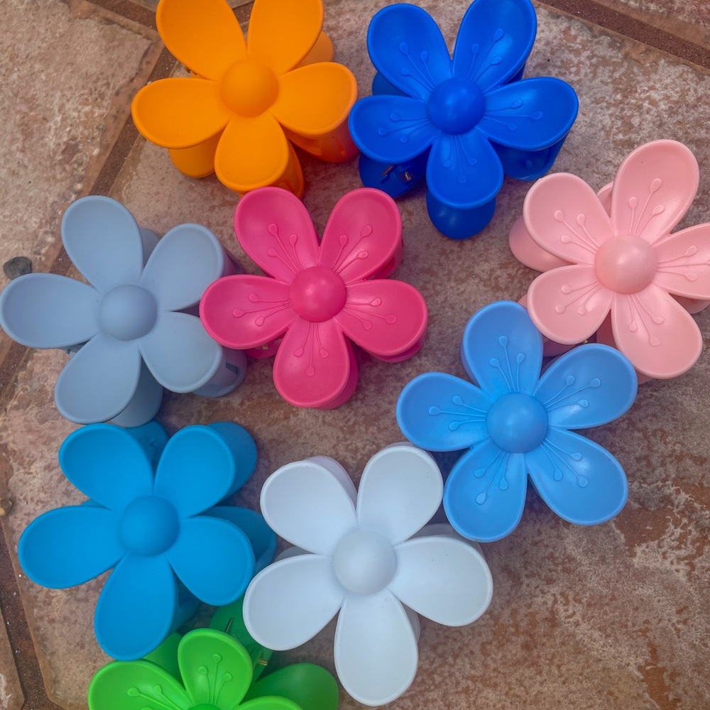 Flower hair clips